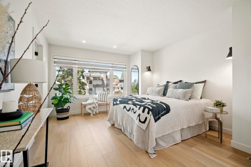 8803 Strathearn Drive, Edmonton, AB - Indoor Photo Showing Bedroom