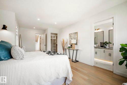 8803 Strathearn Drive, Edmonton, AB - Indoor Photo Showing Bedroom