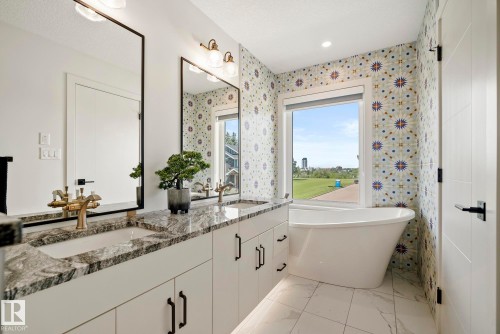 8803 Strathearn Drive, Edmonton, AB - Indoor Photo Showing Bathroom