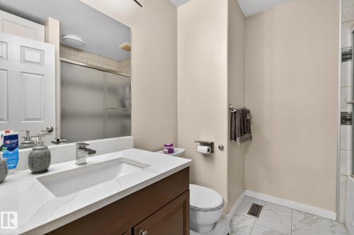 3 1920 Millwoods Road E, Edmonton, AB - Indoor Photo Showing Bathroom