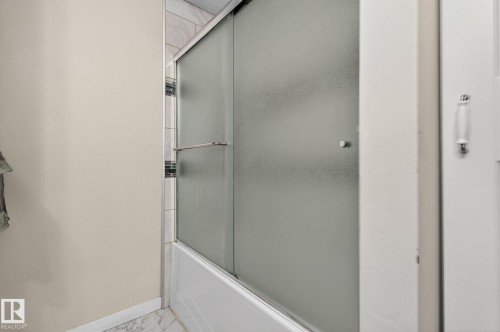 3 1920 Millwoods Road E, Edmonton, AB - Indoor