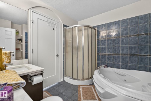 3 1920 Millwoods Road E, Edmonton, AB - Indoor Photo Showing Bathroom