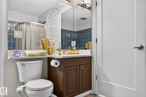 3 1920 Millwoods Road E, Edmonton, AB - Indoor Photo Showing Bathroom