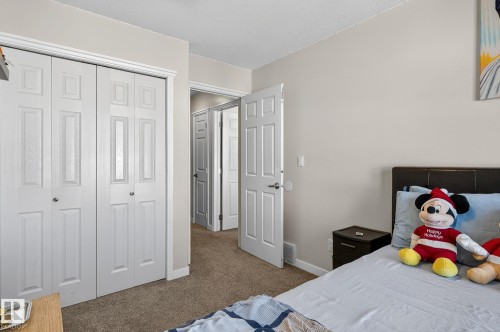 3 1920 Millwoods Road E, Edmonton, AB - Indoor Photo Showing Bedroom