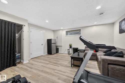 3 1920 Millwoods Road E, Edmonton, AB - Indoor