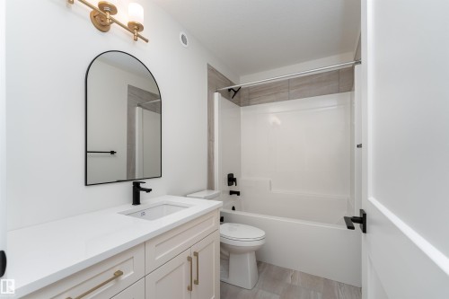 6 Tenuto Link, Spruce Grove, AB - Indoor Photo Showing Bathroom