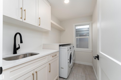 6 Tenuto Link, Spruce Grove, AB - Indoor Photo Showing Laundry Room