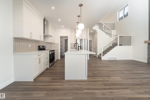 6 Tenuto Link, Spruce Grove, AB - Indoor Photo Showing Kitchen With Upgraded Kitchen