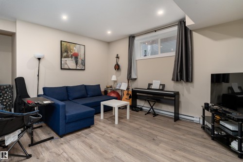 10706 67 Avenue, Edmonton, AB - Indoor