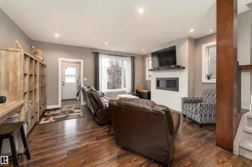 10706 67 Avenue, Edmonton, AB - Indoor Photo Showing Living Room With Fireplace