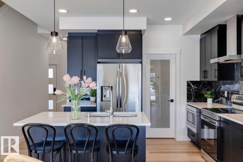 1530 Grant Way, Edmonton, AB - Indoor