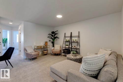 1530 Grant Way, Edmonton, AB - Indoor