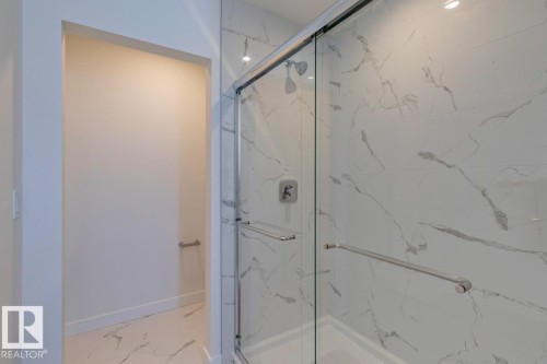 1530 Grant Way, Edmonton, AB - Indoor Photo Showing Bathroom