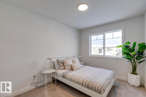 1530 Grant Way, Edmonton, AB - Indoor Photo Showing Bedroom