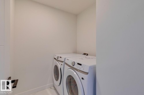 1530 Grant Way, Edmonton, AB - Indoor Photo Showing Laundry Room