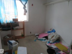 View of unfurnished bedroom - 