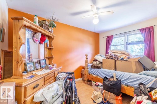 5116 52 St, Warburg, AB - Indoor