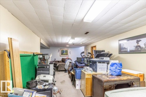 5116 52 St, Warburg, AB - Indoor Photo Showing Other Room