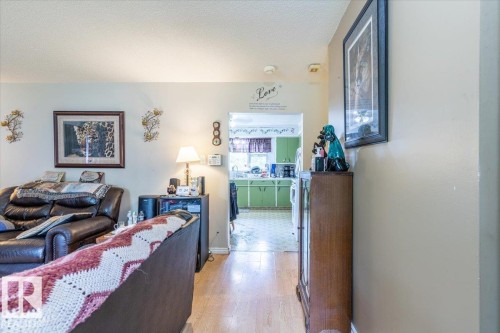 5116 52 St, Warburg, AB - Indoor