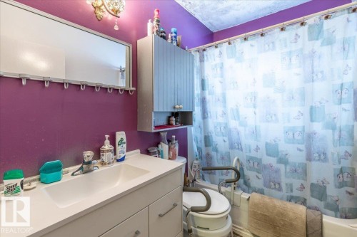 5116 52 St, Warburg, AB - Indoor Photo Showing Bathroom