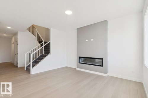 951 18 Avenue, Edmonton, AB - Indoor With Fireplace