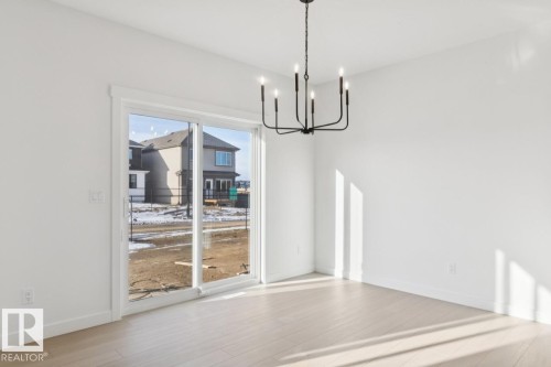 951 18 Avenue, Edmonton, AB - Indoor Photo Showing Other Room