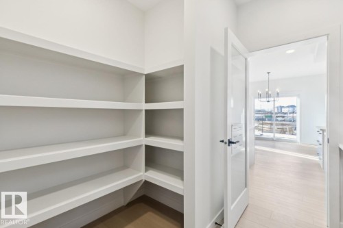 951 18 Avenue, Edmonton, AB - Indoor