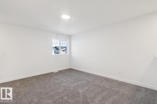 951 18 Avenue, Edmonton, AB - Indoor Photo Showing Other Room