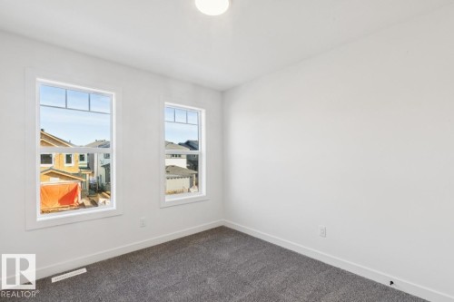 951 18 Avenue, Edmonton, AB - Indoor Photo Showing Other Room