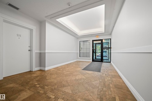 405 10232 115 St Nw, Edmonton, AB - Indoor Photo Showing Other Room