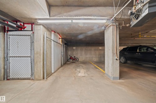 405 10232 115 St Nw, Edmonton, AB - Indoor Photo Showing Garage