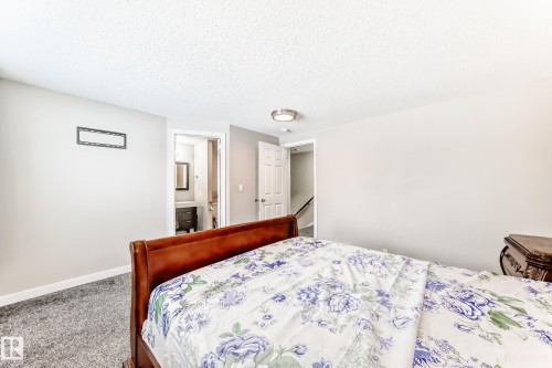 72 Howson Crescent, Edmonton, AB - Indoor Photo Showing Bedroom