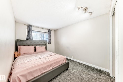 72 Howson Crescent, Edmonton, AB - Indoor Photo Showing Bedroom