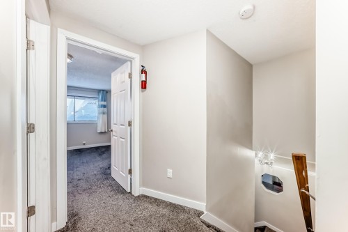 72 Howson Crescent, Edmonton, AB - Indoor Photo Showing Other Room