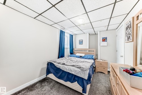 72 Howson Crescent, Edmonton, AB - Indoor Photo Showing Bedroom