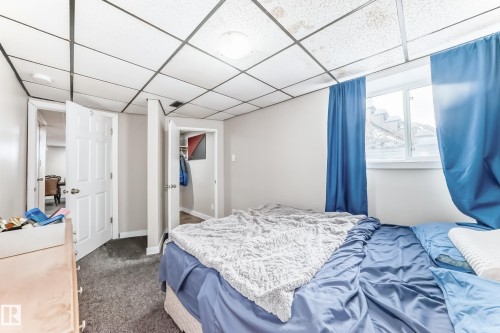 72 Howson Crescent, Edmonton, AB - Indoor Photo Showing Bedroom