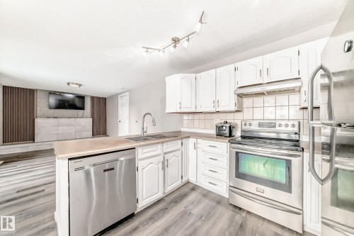 72 Howson Crescent, Edmonton, AB - Indoor Photo Showing Kitchen With Double Sink