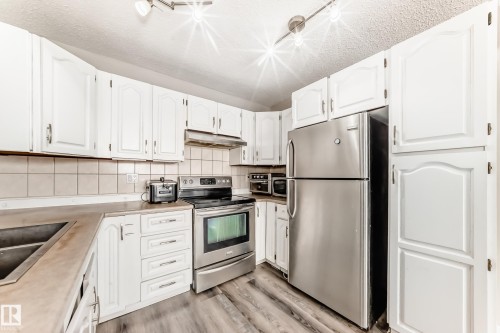 72 Howson Crescent, Edmonton, AB - Indoor Photo Showing Kitchen With Double Sink