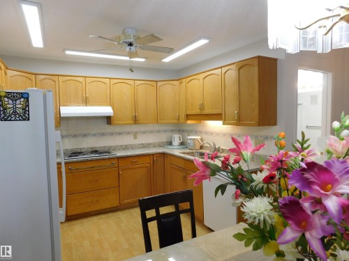 210 10945 21 Avenue, Edmonton, AB - Indoor Photo Showing Kitchen