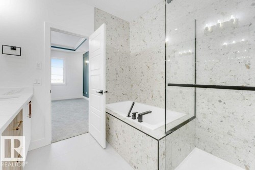 16840 33 Avenue, Edmonton, AB - Indoor Photo Showing Bathroom