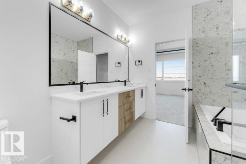 16840 33 Avenue, Edmonton, AB - Indoor Photo Showing Bathroom