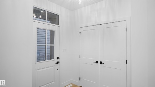 711 31 Avenue, Edmonton, AB - Indoor Photo Showing Other Room