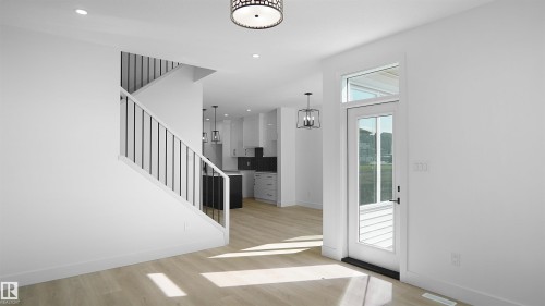 711 31 Avenue, Edmonton, AB - Indoor Photo Showing Other Room