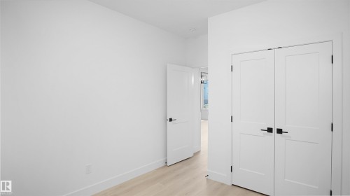 711 31 Avenue, Edmonton, AB - Indoor Photo Showing Other Room