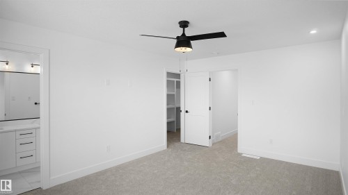 711 31 Avenue, Edmonton, AB - Indoor Photo Showing Other Room