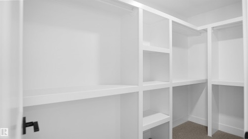 711 31 Avenue, Edmonton, AB - Indoor With Storage