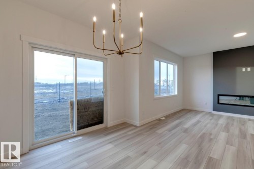 907 18 Avenue, Edmonton, AB - Indoor