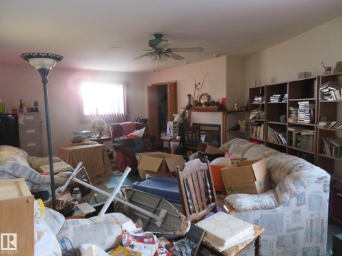 4103 111A Street, Edmonton, AB - Indoor Photo Showing Living Room