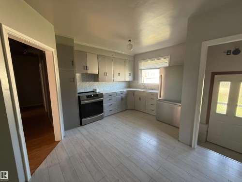 12425 126 Street, Edmonton, AB - Indoor Photo Showing Kitchen