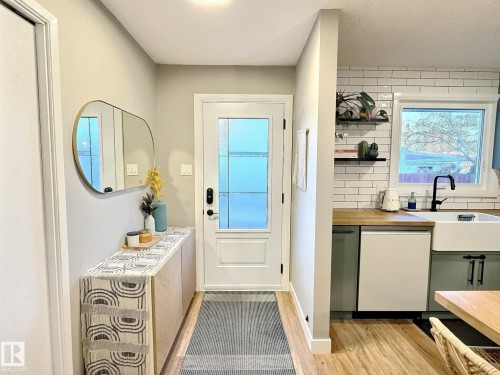 17119 82 Avenue, Edmonton, AB - Indoor